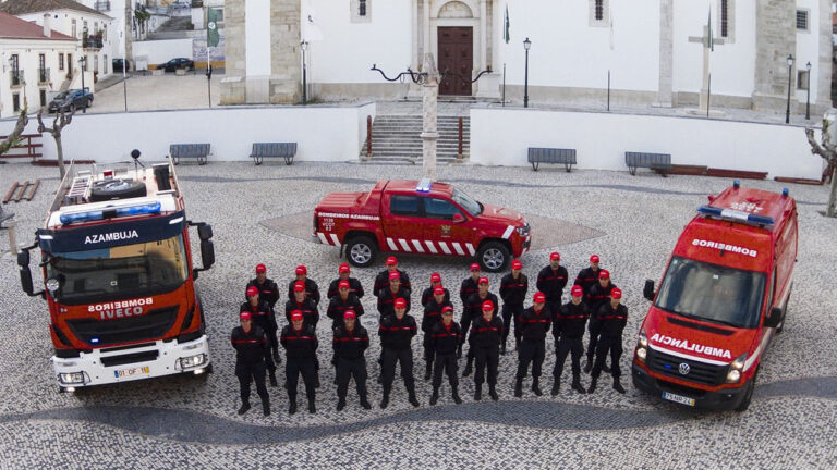  Desta vez esteve em causa a atribuição de um apoio para a compra de um veículo de desencarceramento, um equipamento há muito reivindicado pelos bombeiros