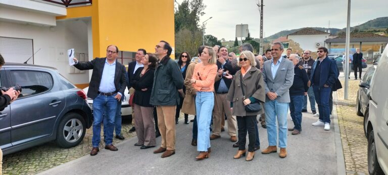 Mariana Vieira da Silva em campanha eleitoral em Arruda dos Vinhos