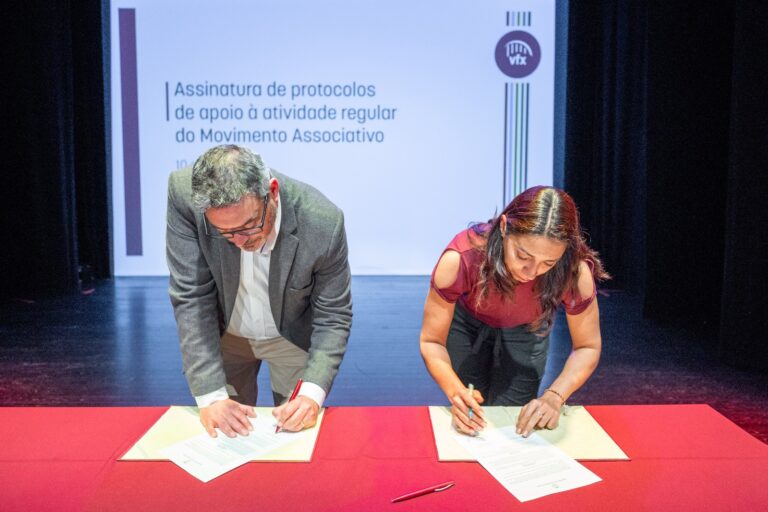 Município assinou os acordos com várias associações presentes