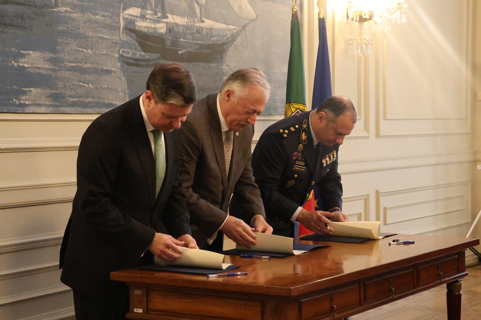 Momento da Assinatura do Contrato (foto CMA)
