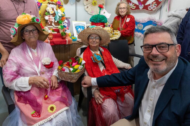 Presidente da Câmara de Vila Franca junto dos mais idosos
