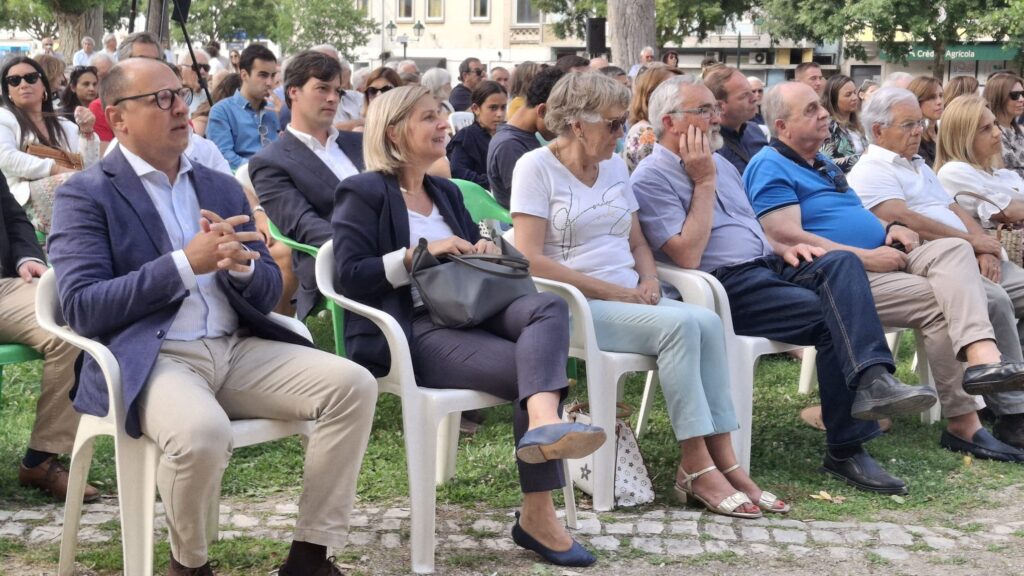 A primeira fila com convidados de João Nicolau