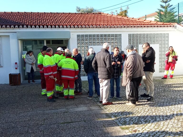 Situação afeta os 75 trabalhadores da junta