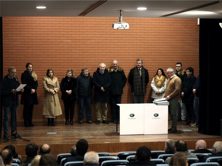 Coletividades recebem apoios em Azambuja