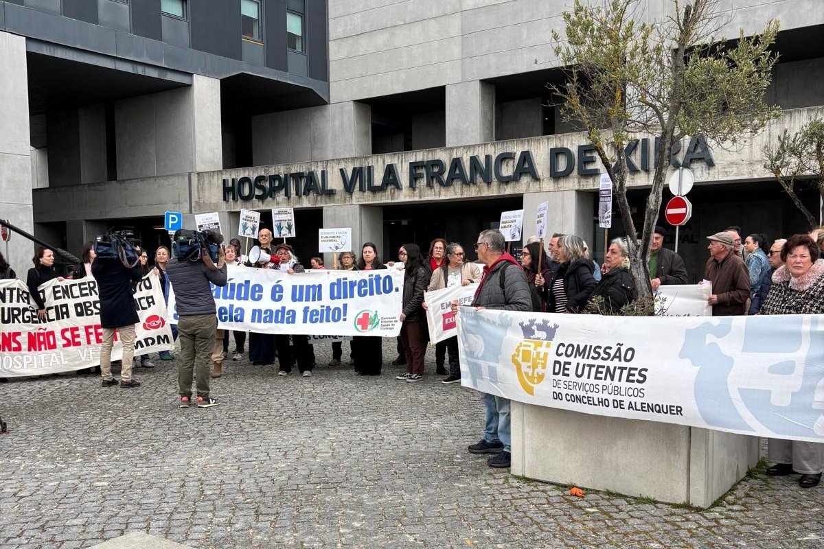 Autarcas e movimentos de utentes protestam contra fecho da urgência obstétrica