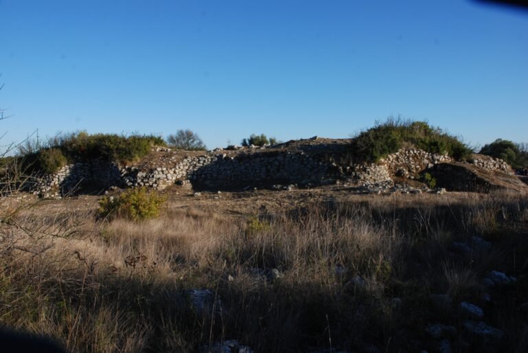 Castro de Vila Nova de S.Pedro é um dos monumentos arqueológicos do concelho de Azambuja