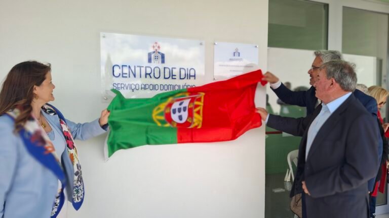 Comunidade de S. Tiago dos Velhos vê nascer centro social após anos de persistência