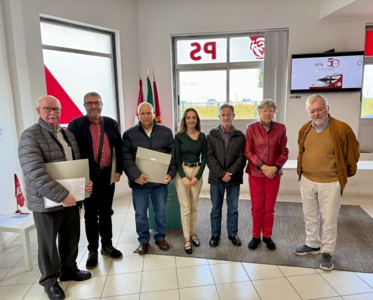 PS homenageia autarcas eleitos em 1976 em Vila Franca de Xira