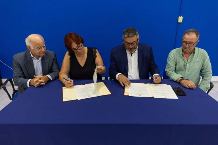 Assinatura de contrato de comodato com ABEIV