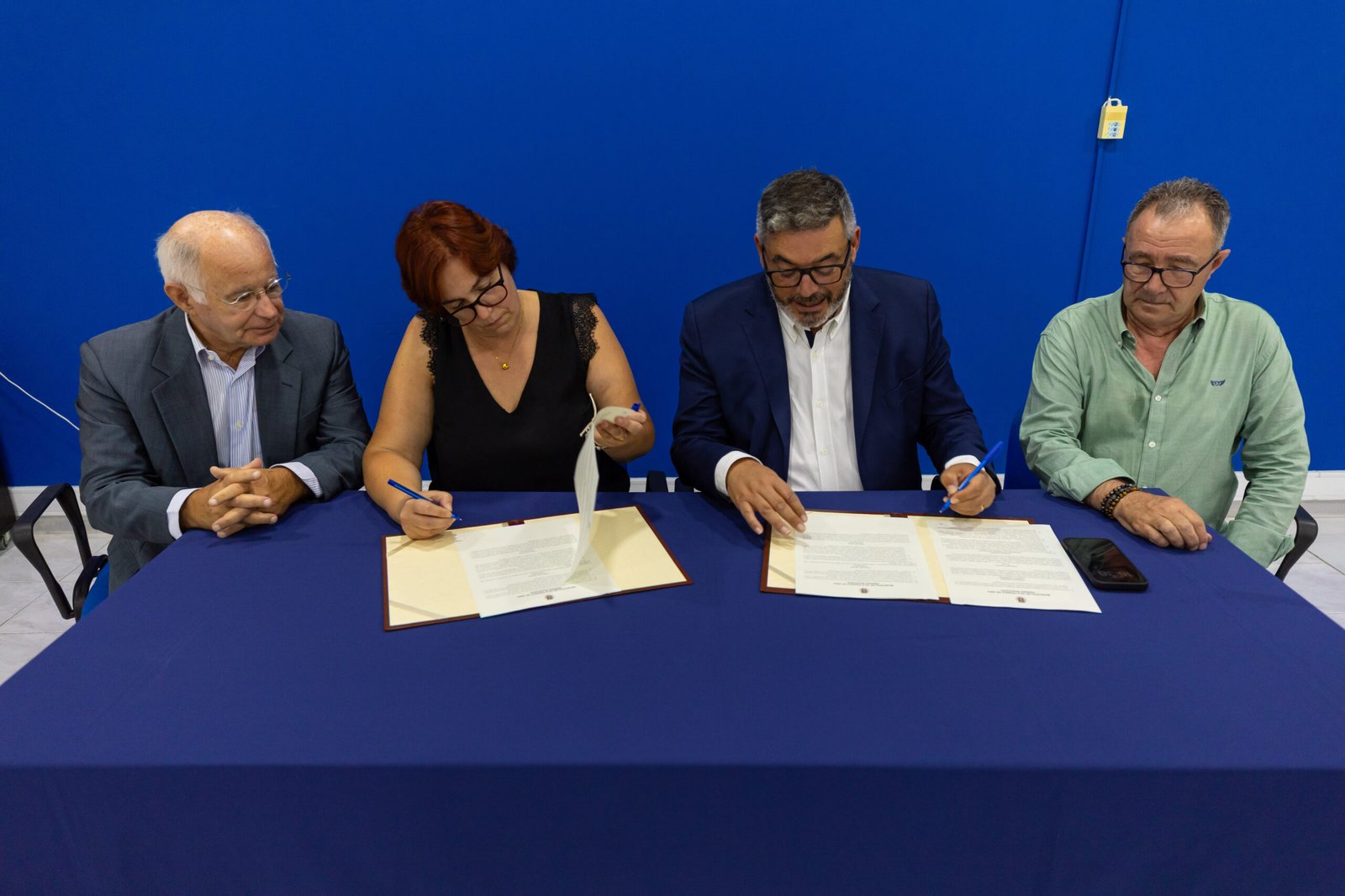 Assinatura de contrato de comodato com ABEIV