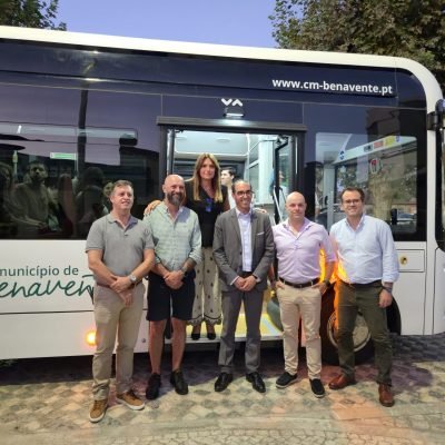 Apresentação do projeto pelos eleitos e o novo autocarro ao serviço deste programa