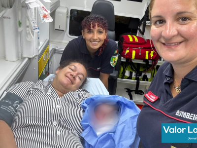 Bombeiros de Azambuja fazem parto na ambulância à porta do quartel