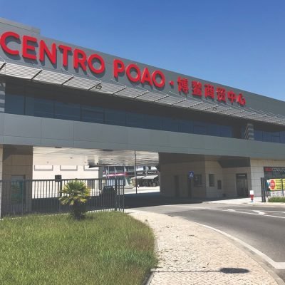 O ‘Dubai’ escondido do Porto Alto onde chegam revendedores de todo o País
