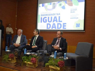 Debate sobre igualdade na imigração com a presença entre outros dos dois presidentes de Câmara do presidente da AIMA