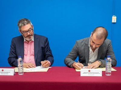 o momento da assinatura do documento entre a Câmara e a empresa