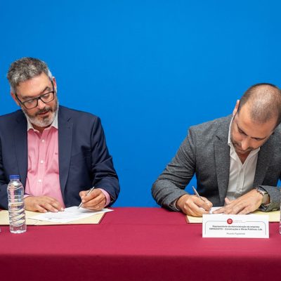 o momento da assinatura do documento entre a Câmara e a empresa