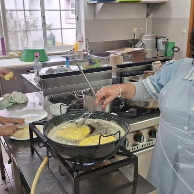 Fritos Tradicionais de Natal esgotam na Casa do Povo de Manique do Intendente