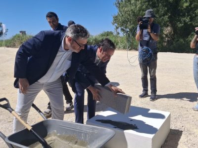 O momento do lançamento da Primeira Pedra