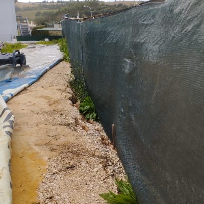 Nesta imagem é visivel o aluimento de terras que fica a escassos metros da zona exterior da sua casa