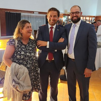 Pedro Martins à direita com Inês Louro (esq) e Pedro Frazão (deputado na AR)