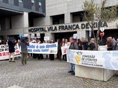 Autarcas e movimentos de utentes protestam contra fecho da urgência obstétrica