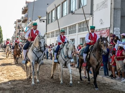 Calor obriga a alterações na Festa do Colete Encarnado