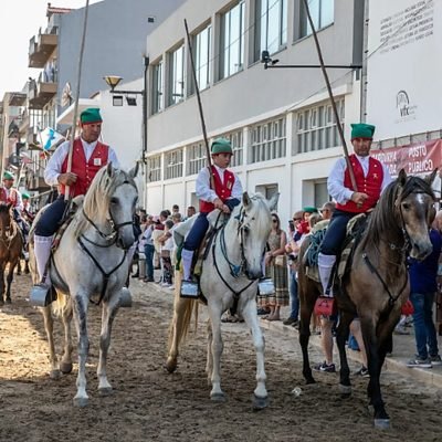 Calor obriga a alterações na Festa do Colete Encarnado