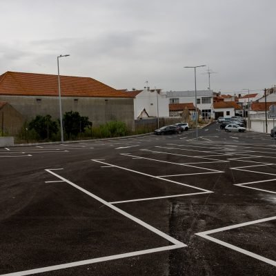 Novo parque com capacidade para 73 lugares de estacionamento